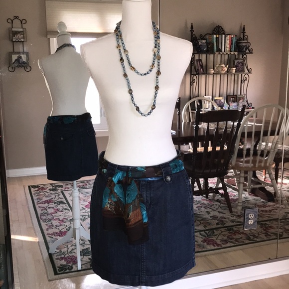 Banana Republic jean skirt - Picture 6 of 9